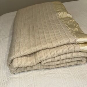 Vintage Martha Stewart Acrylic Cream Colored Blanket, Satin Binding Fits Queen B